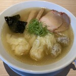 Wantanmen Senmonten Tayutafu - 特製雲呑麺1200円肉ワンタン2個、エビワンタン2個