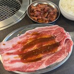 Yakiniku Horumon Maruyoshi Seiniku Ten Tenroku Ten - 