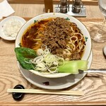 担担麺の掟を破る者 - 黄金のたんたん麺〆の一口ごはんセット