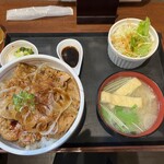 炭焼　豚丼信玄 - 料理写真: