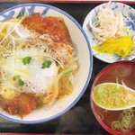 横浜軒 - かつ丼800円