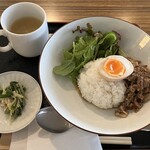 喫茶室 了見 - 魯肉飯