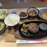 居酒屋 縁暖 - 料理写真:ハンバーグ定食(和風)