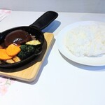 KURO ~ Sai ~ - 家内のぉ～「十勝若牛ハンバーグ」100gライス.スープ付860円税込ですってぇ〜♪ソースはぁデミグラスソース選択してぇだぁ！