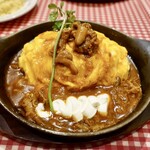 RAKERU Marui Nishikito Machi Ten - 牛肉ときのこのごちそうシチューオムライス