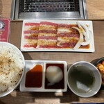 Yakiniku Like Moriya Sabisueria Ueriten - 