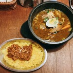 Soup Curry Senmon Ten Mikkyou - やわらか揚げ鶏のスパイシーキーマトッピング①