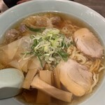 Ekimae Ramen Hige - ワンタン麺  旦那さん注文