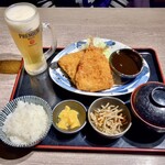 丸海屋 離 - アジフライ定食（プレミアムモルツ生中）