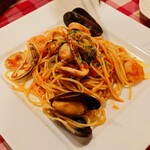 Trattoria GABACHO - ムール貝・アサリ・海老・イカ・ホタテのトマトソースペスカトーレ