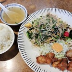 飩餃 - 料理写真:空揚とニラ肉炒め定食