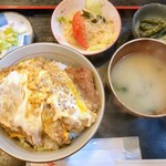 みやだい倶楽部 - カツ丼900円