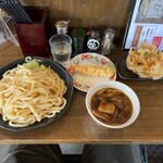 Mugiya - "肉汁うどん(大)"1,000円と"海老天"330円と"かき揚げ"220円♪