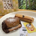 Noguchiya Bakery - 左:ショコラ 220円　右:安納芋 220円