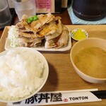 Ganso Buta-don Ya TONTON Okachimachi Ten - 豚ロース定食の大