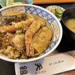 Tengin Imajin Choten - 天丼ランチ(しじみ味噌汁、漬物、サラダ)