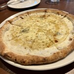 Napoli Pizza TASUKU - ゴルゴンゾーラと安曇野産ハチミツ