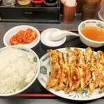 Hidakaya Sasazuka Kannondori Ten - W餃子定食（キムチ）ご飯大盛