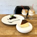 CHULETA - とろけるチーズケーキ、チョコレートのテリーヌ、カフェ・コン・レチェ ( カフェラテ )♡