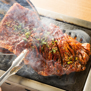 【量半分・値段半分】で、自由により楽しめる焼肉をご提供◎