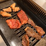 Horumon Yaki Jingisukan Yaki Yokohama no Taishu Yakiniku Kamiokaekimaeten - 