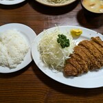 丸八とんかつ店 - 上ロースカツ定食：2000円