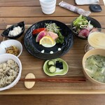 KINISUMU CAFE - サーモンのコンフィ　1,900円