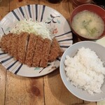 とんかつ専門店かつ屋 - 