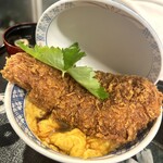 #Katsudon wa Hito o Shiawase ni Suru Akasaka Ten - とじないカツ丼(上)大麦三元豚220g