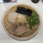 Isshinken - ラーメン 800円