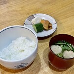 佐とう - ごはん・味噌汁・香の物