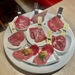 Jukusei Wagyu Yakiniku Aging Beef Omiya Ten - 熟成和牛極み部位3種盛り合わせ 熟成和牛希少部位3種盛り合わせ おろしポン酢ロース