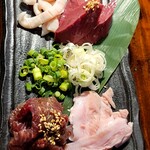 Sumibi Yakiniku Horumon Nikushiki - ・肉刺し盛り合わせ1300円