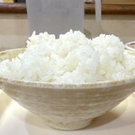 252571246 - ご飯大盛り450g位あります