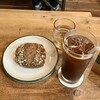 iki Roastery&Eatery - アイスロングブラック610円、雑穀ロール200円