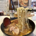 Itaro - 手揉み麺にからむ味噌スープは濃いながらも口当たりアッサリ