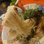 勝十銭 - チャーシュー平打ち麺