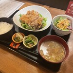 Magokoro Shusai Ippo - 油淋鶏定食(1200円)