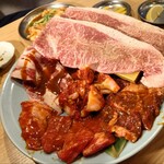 Yakiniku Horumon Maruyoshi Seiniku Ten Shinfukushima Ten - 盛り合わせ　上