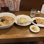 Ryuho - ラーメン半チャーハンと餃子