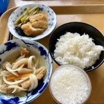 Gohan Tei Hashimoto - ご飯の前にビール、鯛の南蛮漬け、フキと油揚げの煮物