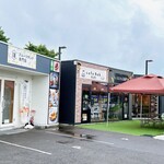 Cafe Rob - 3つ、お店が並んでます