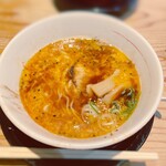 HIRARI noodle - 「トマチリdeマー油とリゾ飯小を一つ」と注文した。