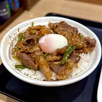 Matsuya Kasugai Ten - カルビホルモン丼(大盛, 半熟玉子)