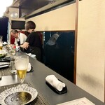 酒・肴 おまた - 奥にいるおっさん（失礼）が同級生の小俣くんですｗ　隣の女性は奥さんではありません