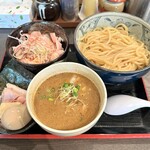 つけそば 九六 - 料理写真:特製濃厚鶏魚介つけそば　レアチャーシュー丼