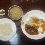 Hamburger Steak no Mise Bea - 三品盛り合わせ定食（ライス少なめ）　1220円（税込）