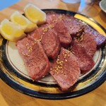 Yakiniku Horumon Niku Nari Nishi-Tetsu Futsukaichi Ekimae Ten - 