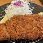 Tonkatsu Tamafuji Miyanosawa Ten - 熟成ロースカツ定食のメイン ロースカツ160g