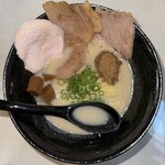 濃厚鶏そば麺屋 浪漫 - 料理写真:濃厚鶏そば　960円